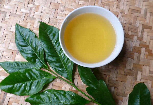 Cách dùng chè xanh chữa bệnh