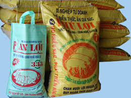 Nhập khẩu thức ăn chăn nuôi 6 tháng đầu năm tăng gần 50%: Thức ăn chăn nuôi ngoại “bóp chết” nội