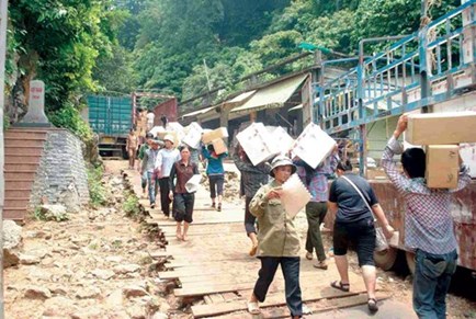 Nông sản Trung Quốc được "lột xác" thành hàng Việt thế nào?