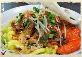 Thân quen gánh ăn rong phố Hội