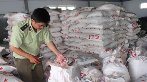 Tỉnh táo giữa “mê hồn trận” phân bón